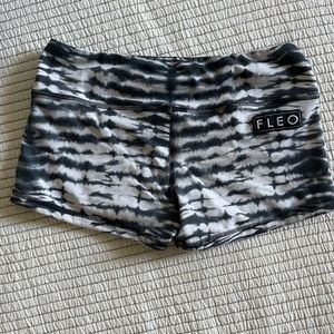 Fleo shorts 2.5”